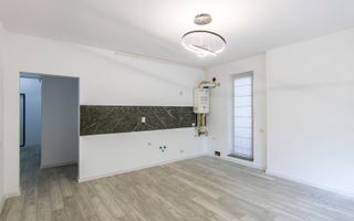 3 CAMERE LA PARTER CU CURTE PROPRIE DE 57MP,  2 BAI, POZITIE PE SUD, COMISION 0% - Poză 4