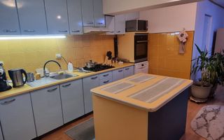 Casă spațioasă cu teren generos de 1000 mp in Dambul Rotund - Poză 4