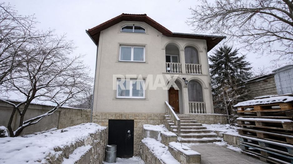 Casă de vânzare, 8 ari, Botanica - Poză 1