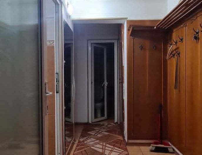 De vanzare apartament cu 2 camere, central, Bloc BR, et. 2, 76.000 euro - Poză 7