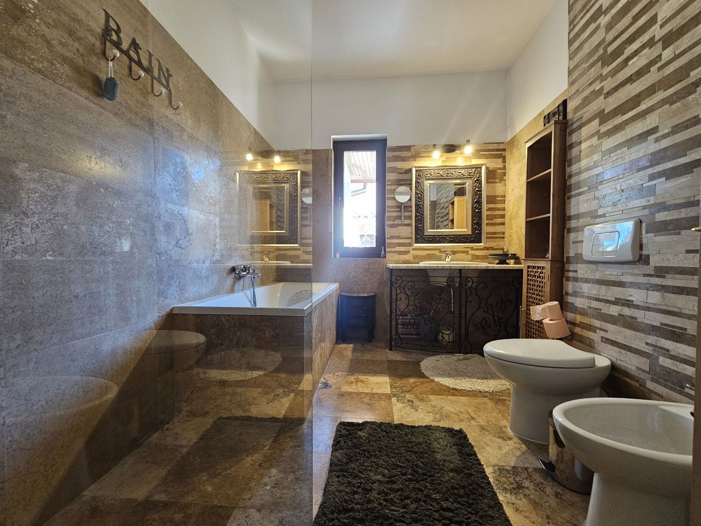 Vilă cu 7 camere în Faleză Nord – acces din 2 străzi/parcare în curte - Poză 5