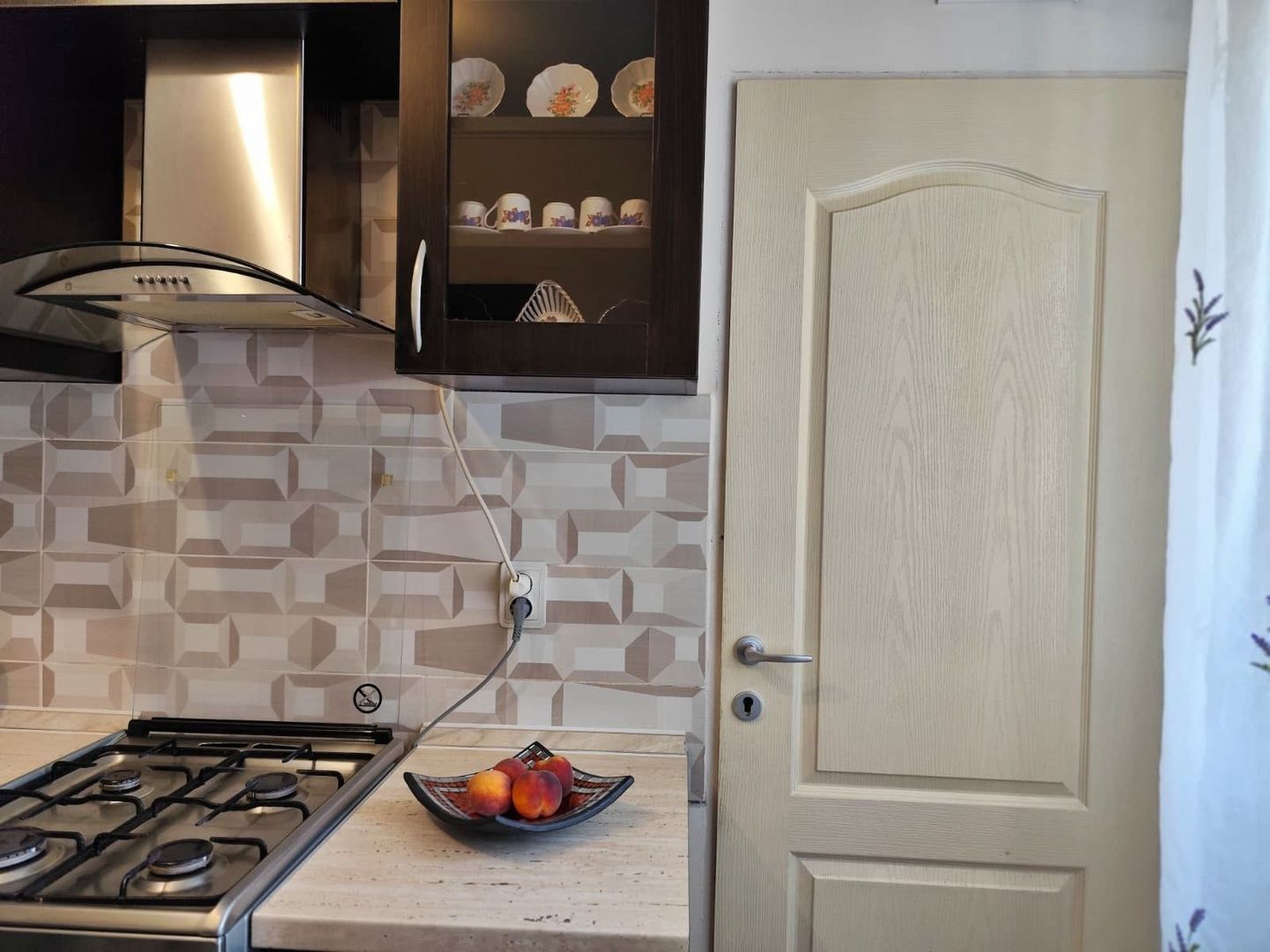 Apartament 4 camere, Calea Aradului - Oradea, tip D, renovat, vanzare - Poză 3