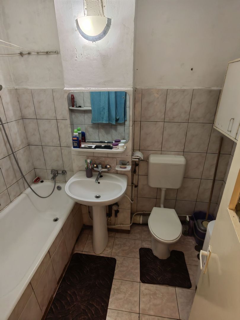 Apartament decomandat 2 camere cu balcon Lacramioarei - Poză 8