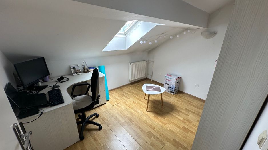 Casă / Vilă cu 5 camere zona Lunei - Poză 33