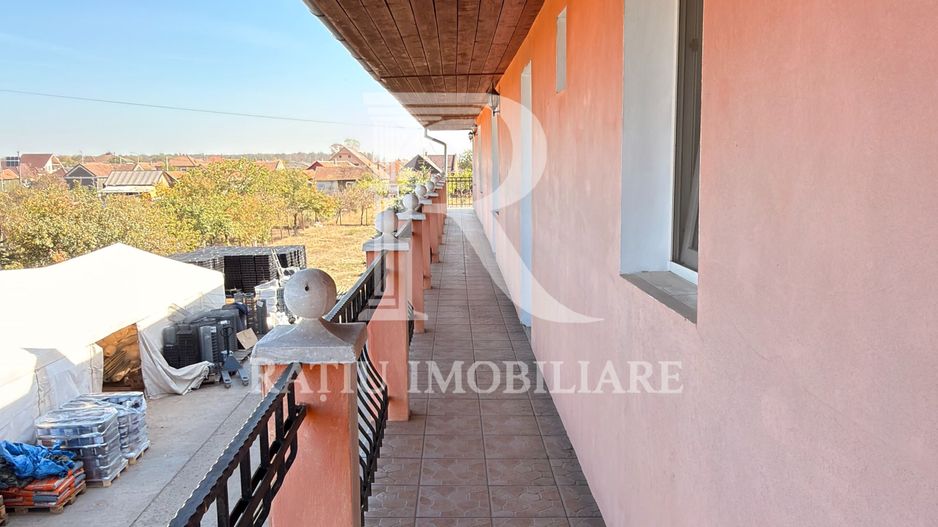 Casă cu spațiu comercial | Curte | Garaj | Parcare | Nojorid - Poză 3