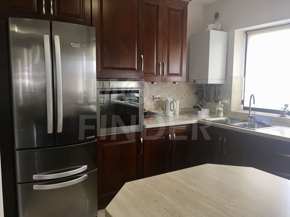 Apartament in Vila zona Europa - Poză 3
