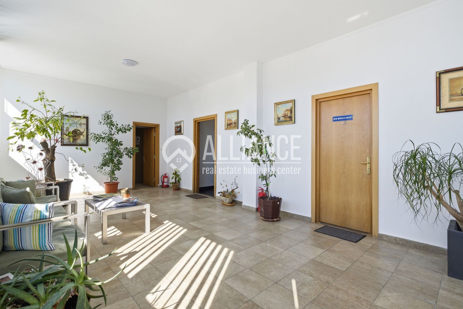 FALEZA NORD cladire multifunctionala 4600 mp cu acces din Bdul Mamaia! - Poză 19