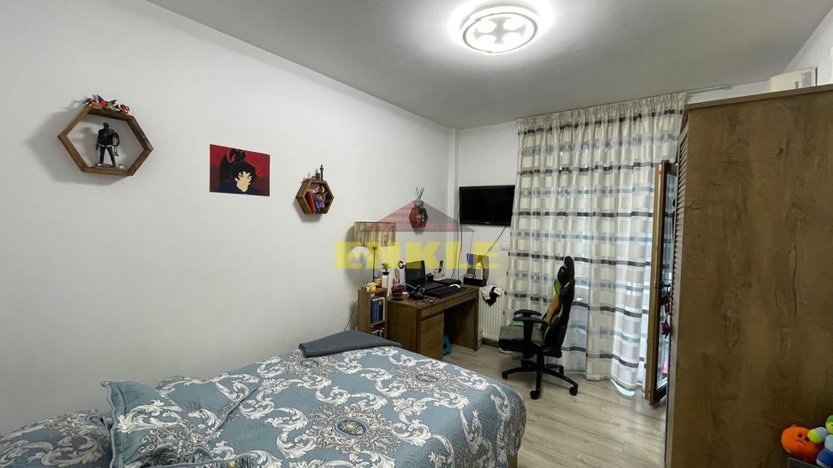 DE VANZARE APARTAMENT CU DOUA CAMERE IN BLOC NOU - Poză 4