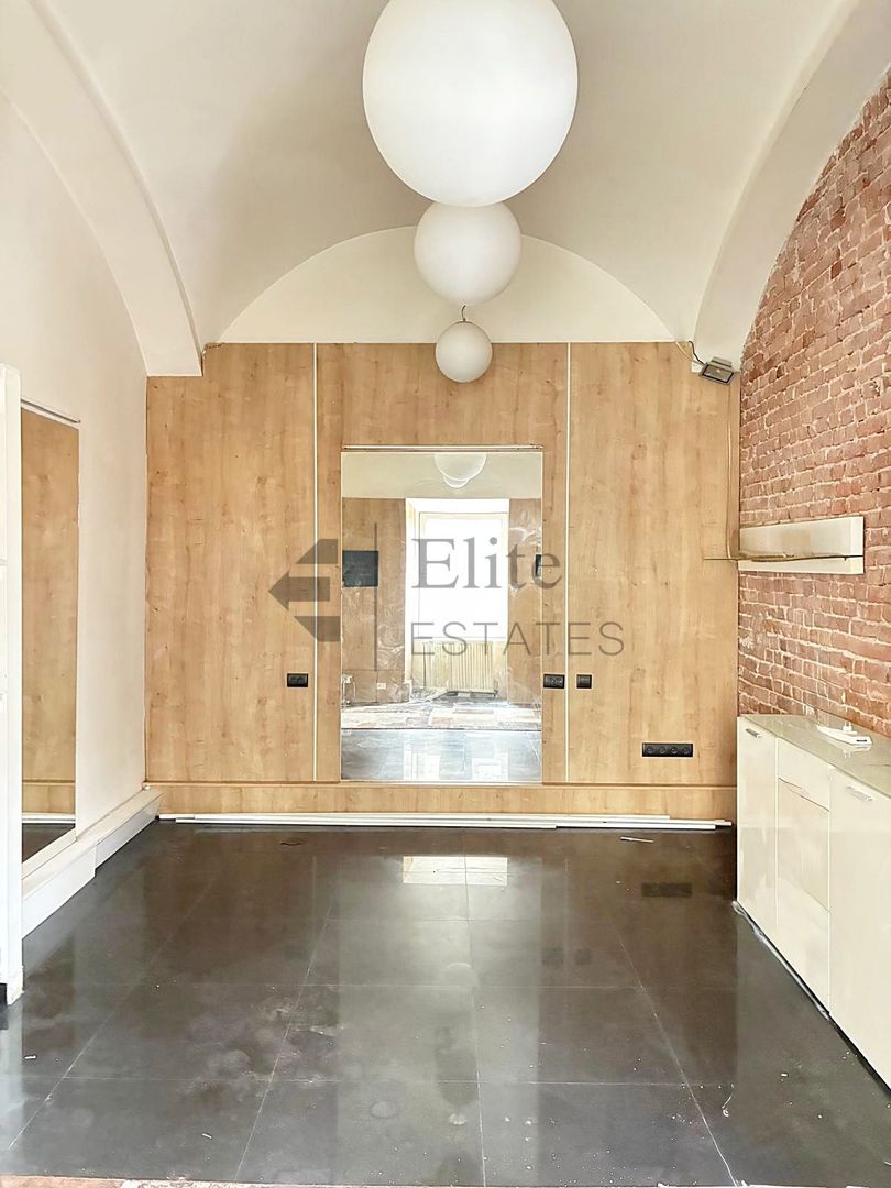 Apartament ultracentral in Pasajul Vulturul Negru din Oradea - Poză 11