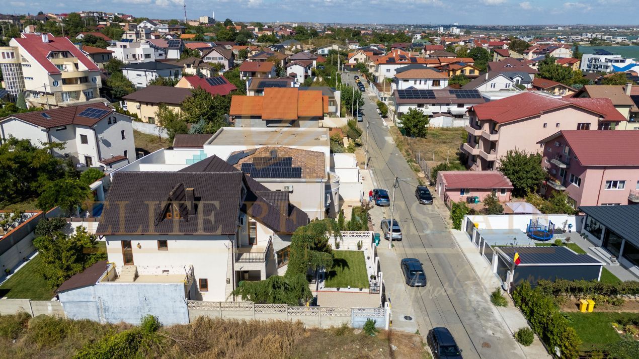 Ovidiu Sud - Zona premium - Vila impozanta, curte mare, garaj, terasa! - Poză 53