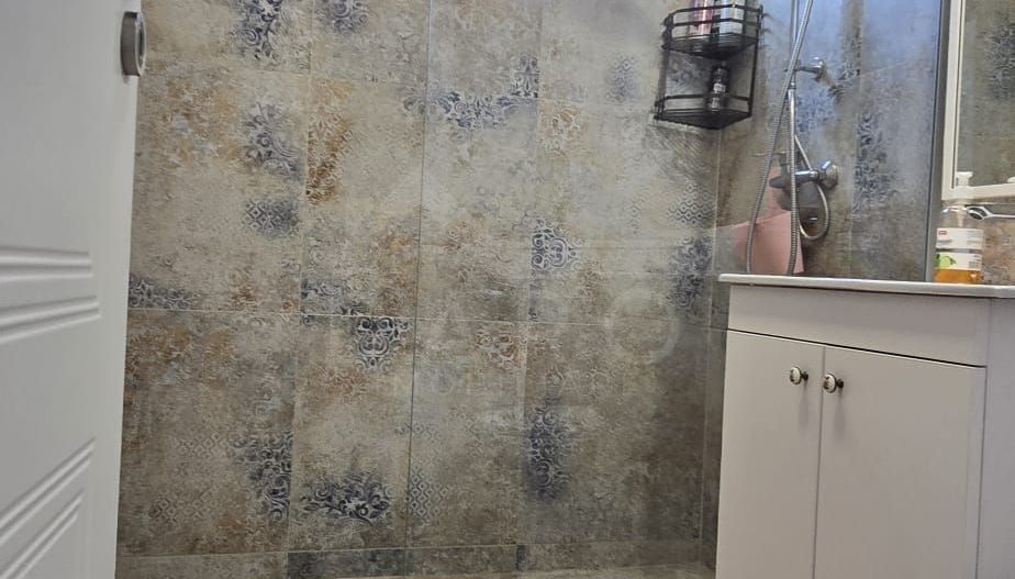 Vand apartament cu 2 camere in Cornisa, et. intermediar, lift nou - Poză 4
