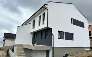 Casa cu 4 camere, pivnita si 300 mp de curte, zona Calea Cisnadiei - Poză 3