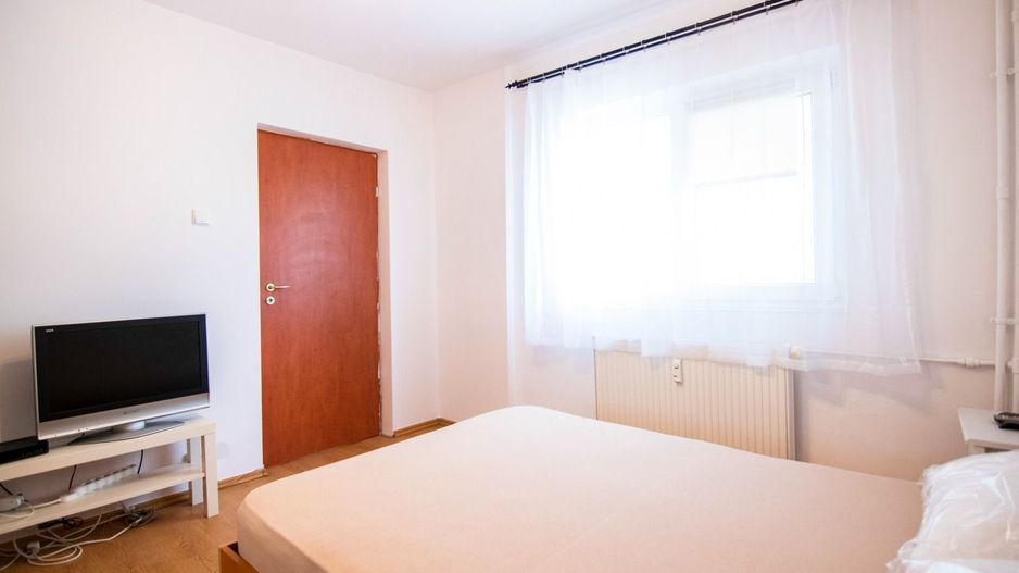 DE Inchirat 2 Camere, Mobilat si Utilat, Loc parcare, Drumul Taberei - Poză 1