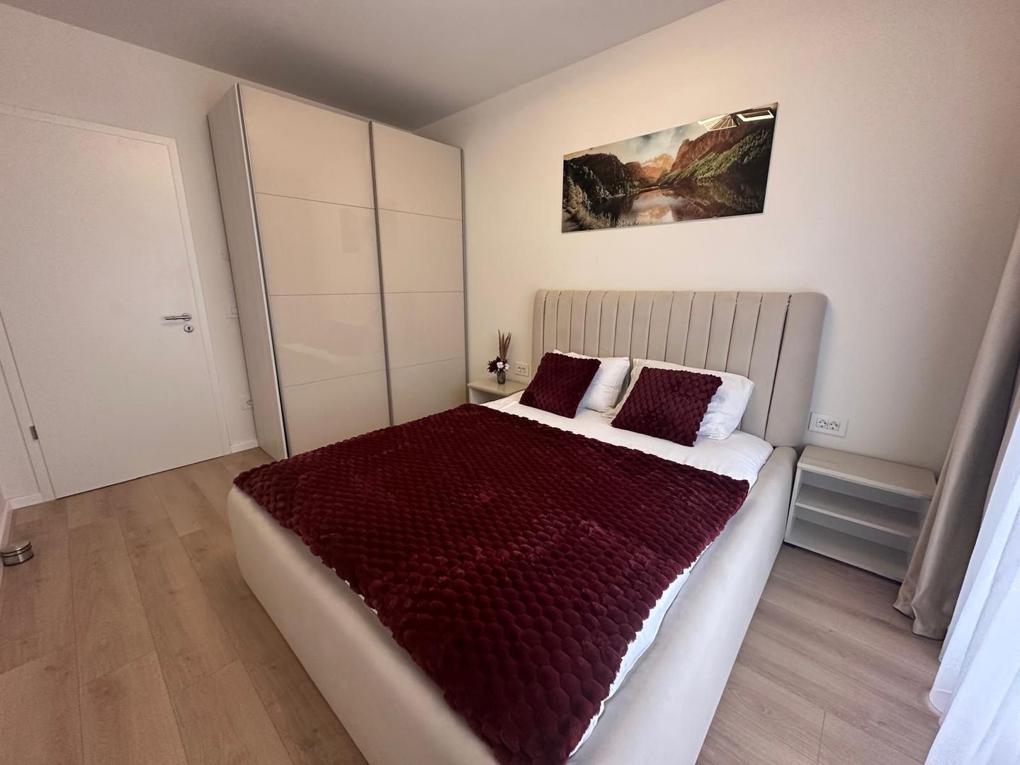 Apartament lux cu 2 camere de închiriat - zona Coresi - Poză 6