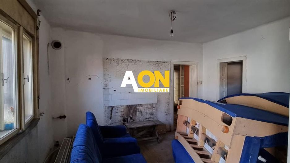 Casa demolabila in zona Cetatii Alba Carolina, cu 947 mp teren - Poză 4