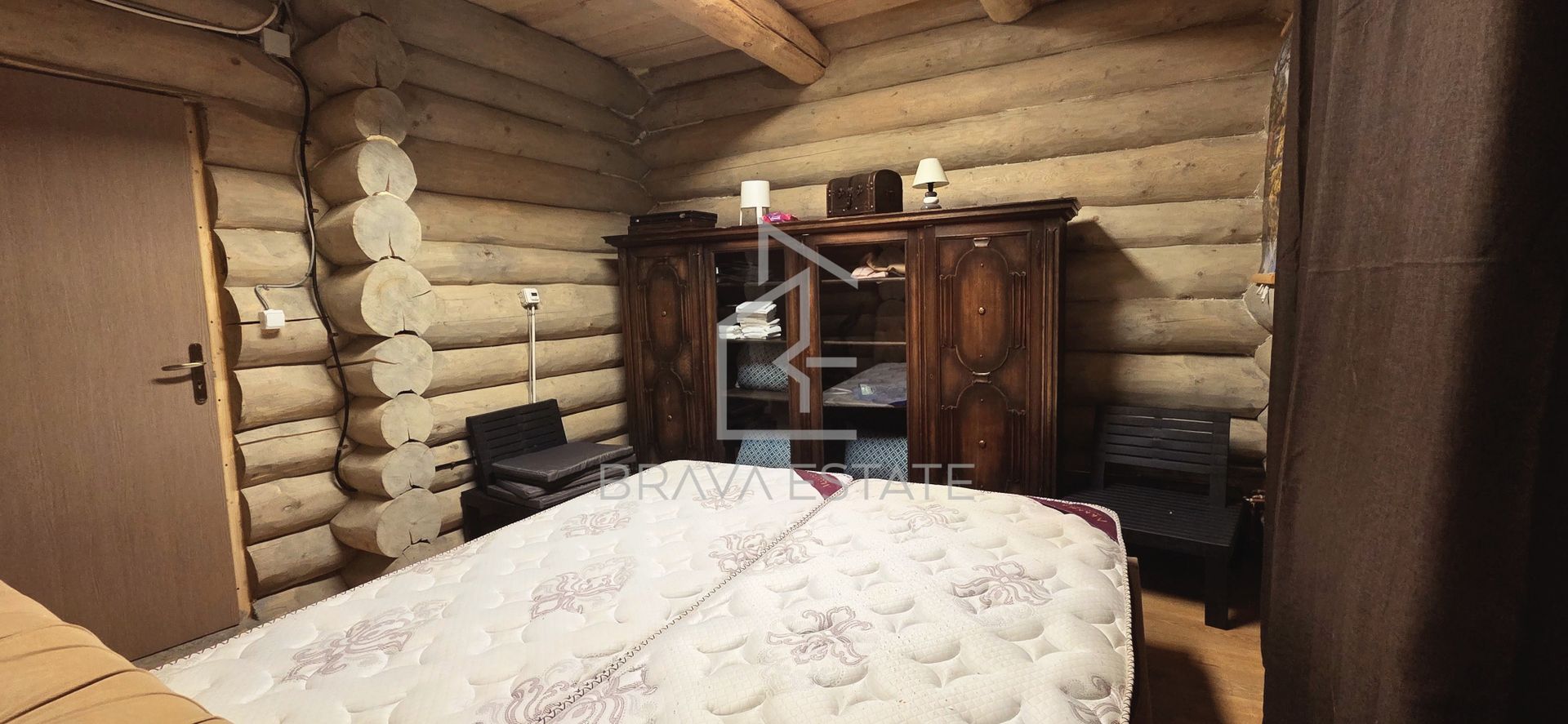 Cabană din lemn rotund, 210mp, ciubăr, jacuzzi, foișor, localitatea Băișoara - Poză 7