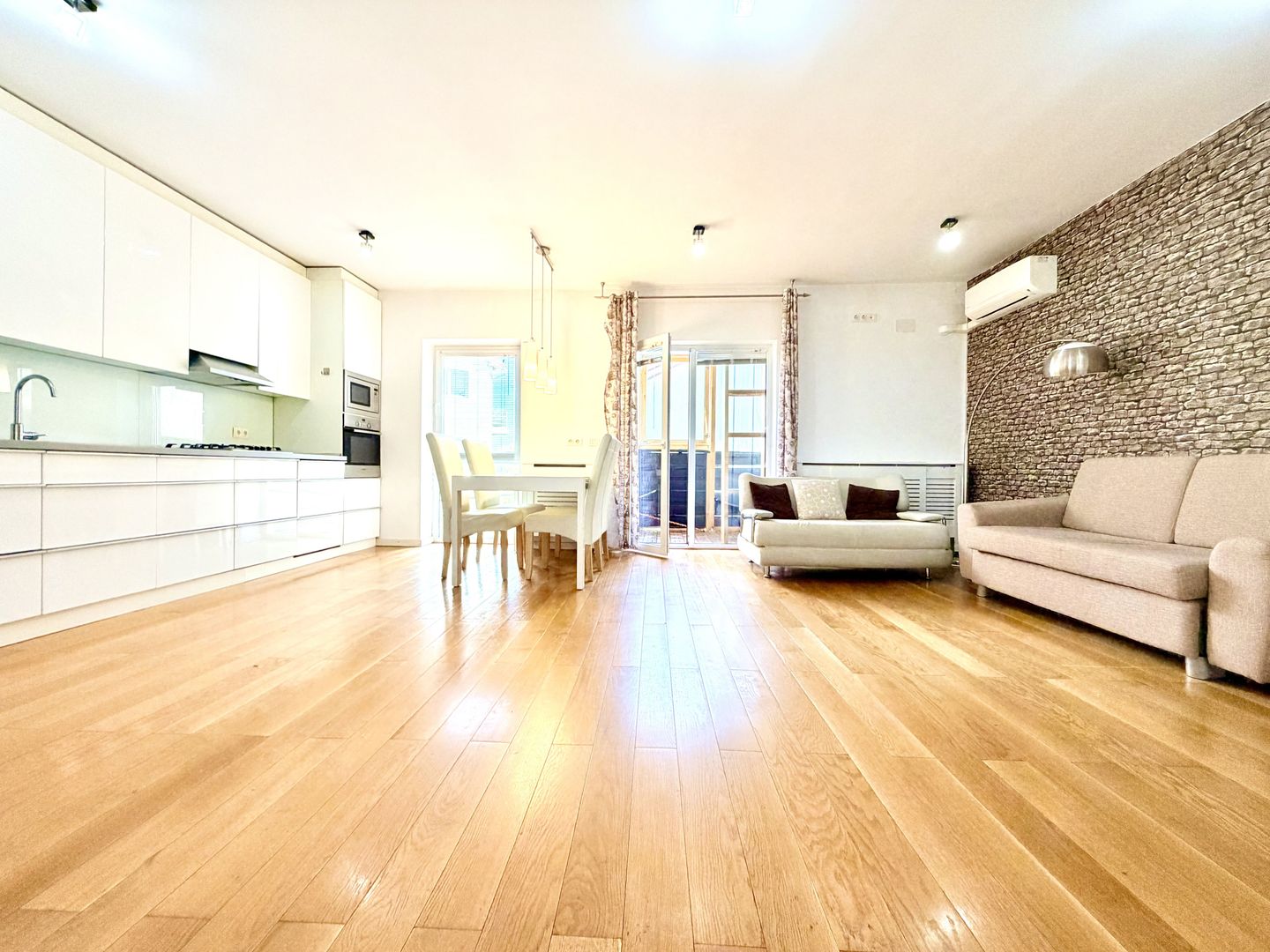 Apartament elegant -curte proprie - garaj - Poză 4