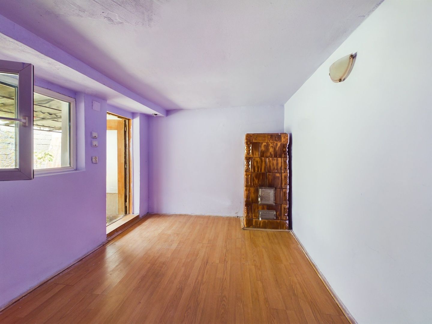 Casă cu 3 camere în Bujac - Poză 11