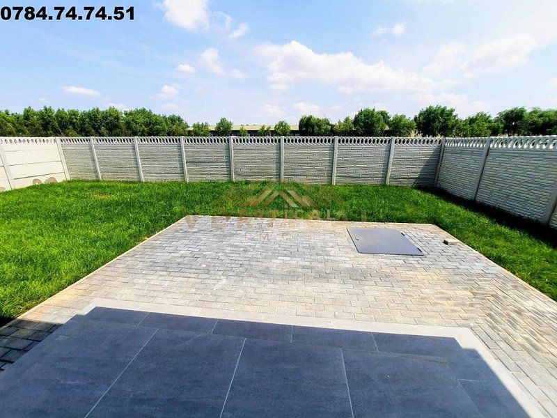 Casa cu panouri fotovoltaice - comuna Berceni - Poză 5