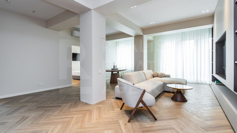 Apartament stilat în centrul diplomatic - Poză 3