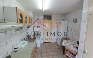 Apartament 3 camere, decomandat, ultracentral, spatios, CT, Campina - Poză 3