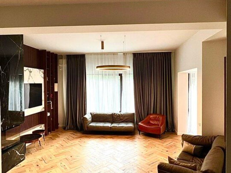 vila 7 camere in complex residential Pipera - Poză 2