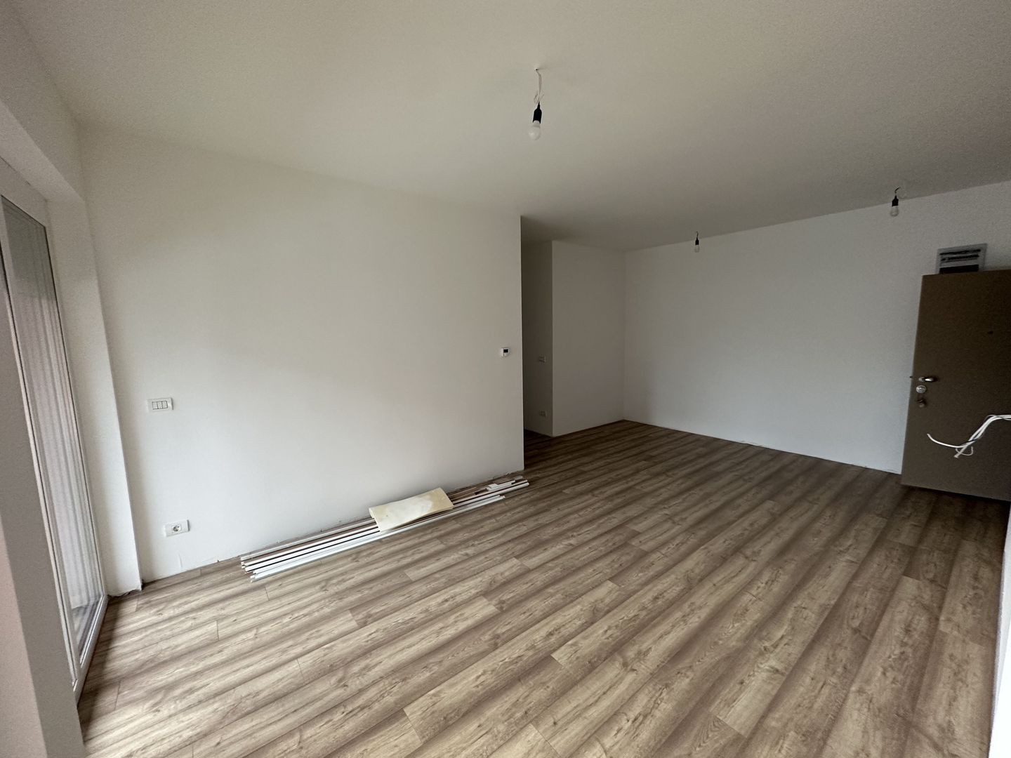 Apartament 3 camere - Poză 1
