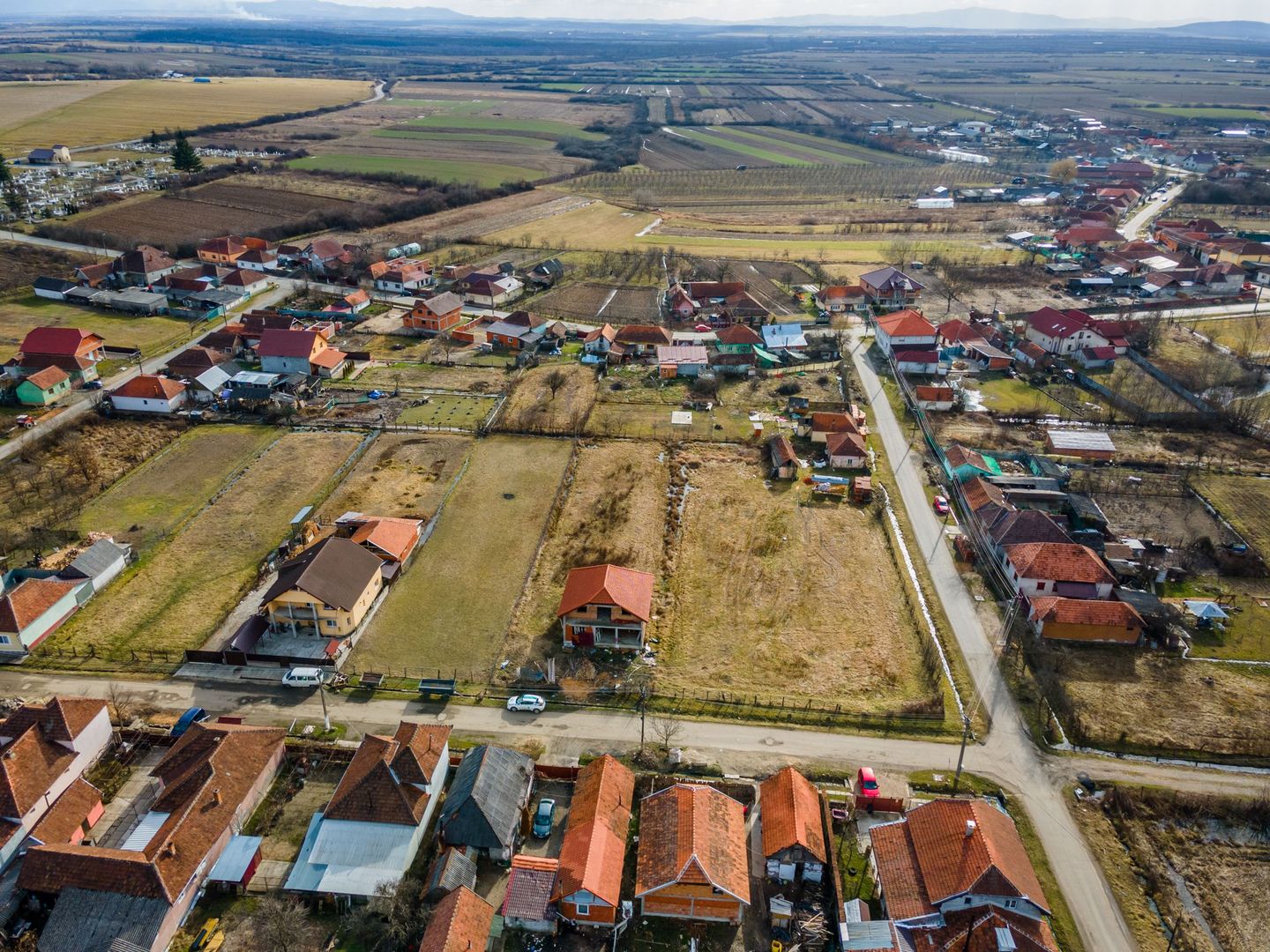 Casă la roșu cu teren Beliu - Poză 12