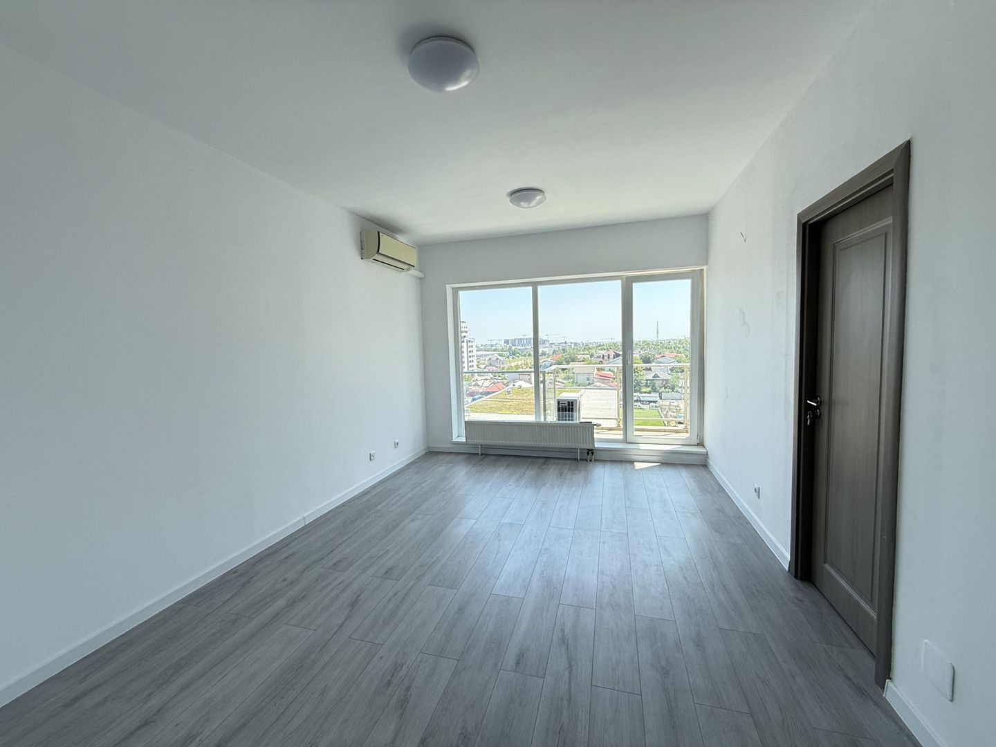De vanzare garosniera cu vedere panoramica, Titan - Răsărit de Soare - Poză 1