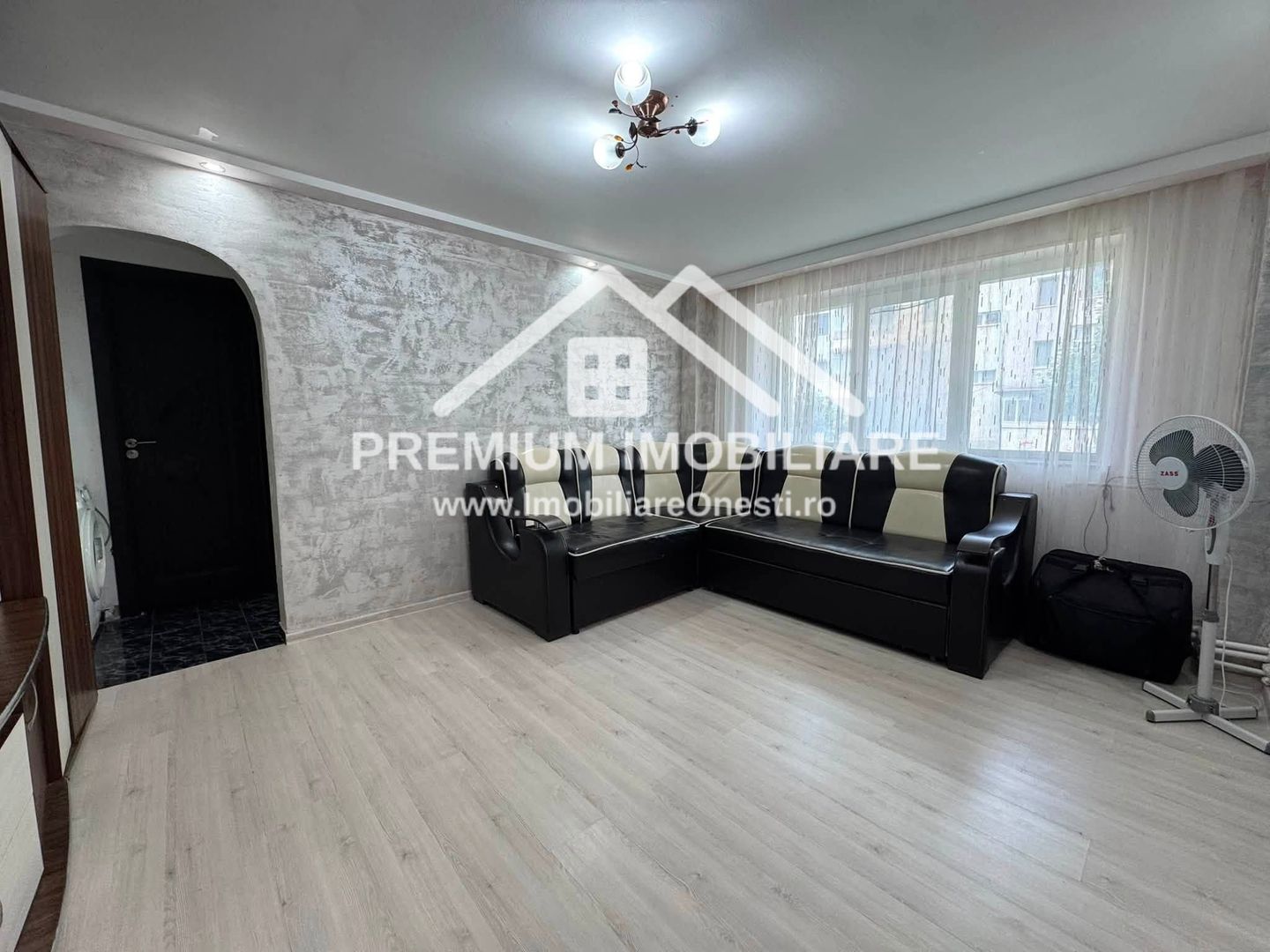 Apartament 2 Camere de Vanzare / Schimb - Poză 1