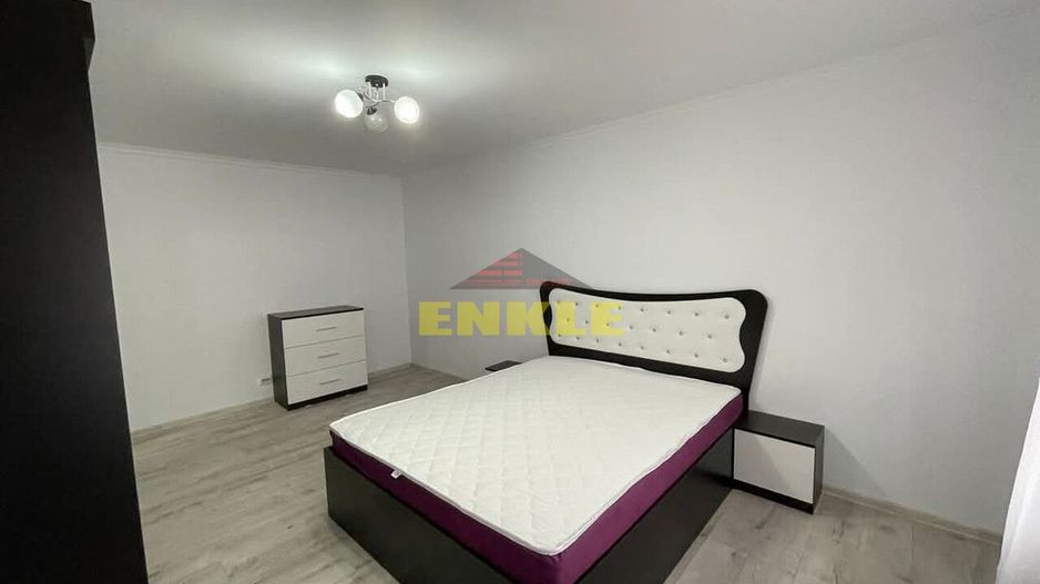 De închiriat apartament cu 3 camere, zona Piața Mare - Poză 5