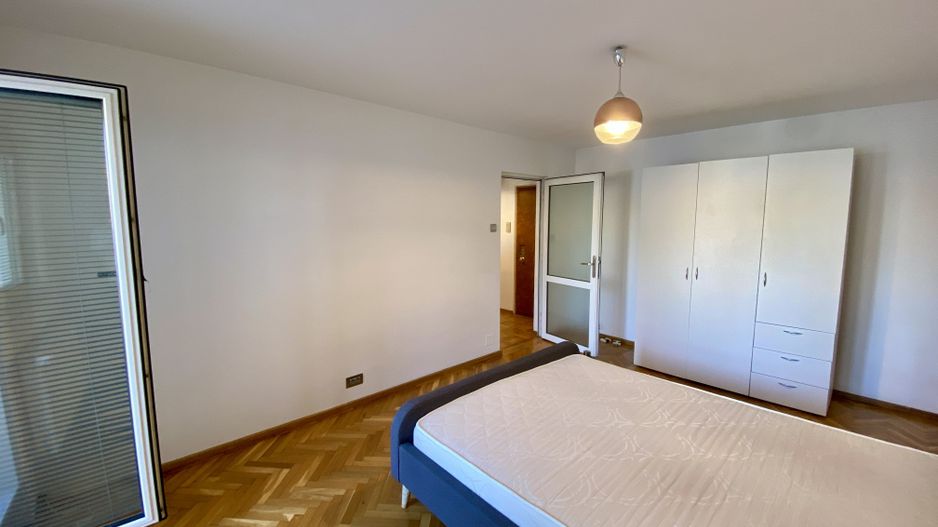 Apartament cu 3 camere in Centrul Civic - Poză 5