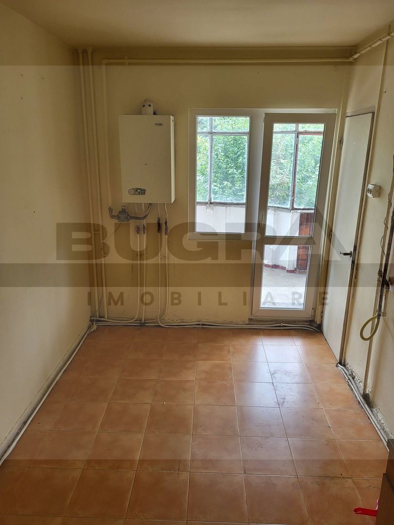 Apartament de 2 camere, decomandat, etaj intermediar, cartier Plopilor - Poză 2