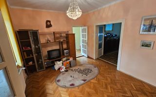 Proprietate unică cu 2 case și garaj, teren 720 mp – zona Terezian - Poză 4