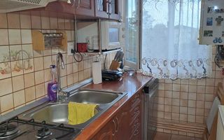 BRASADAS vinde ap 2 cam la etajul 3 in 14 Mai. - Poză 1