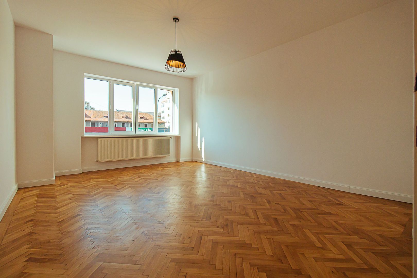 Exclusivitate - Zona Tribunalului , Sf. Constantin, spațiu stradal - Poză 7