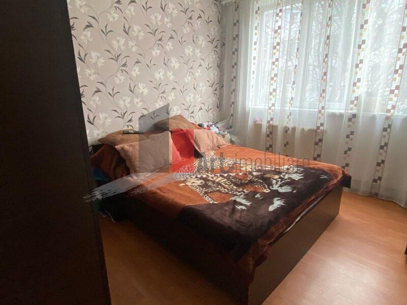Vânzare apartament 4 camere decomandat cu centrală - Brâncoveanu - Poză 1