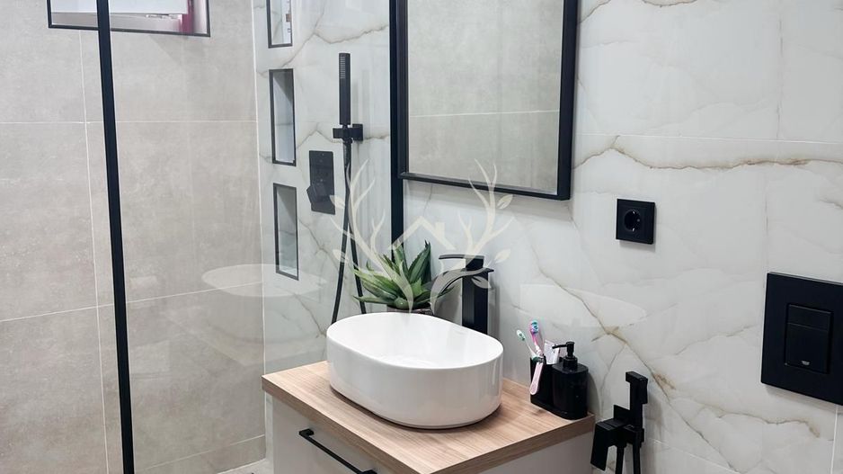 Apartament cu 3 camere si terasa de 82 mp - zona Vivo Floresti - Poză 7