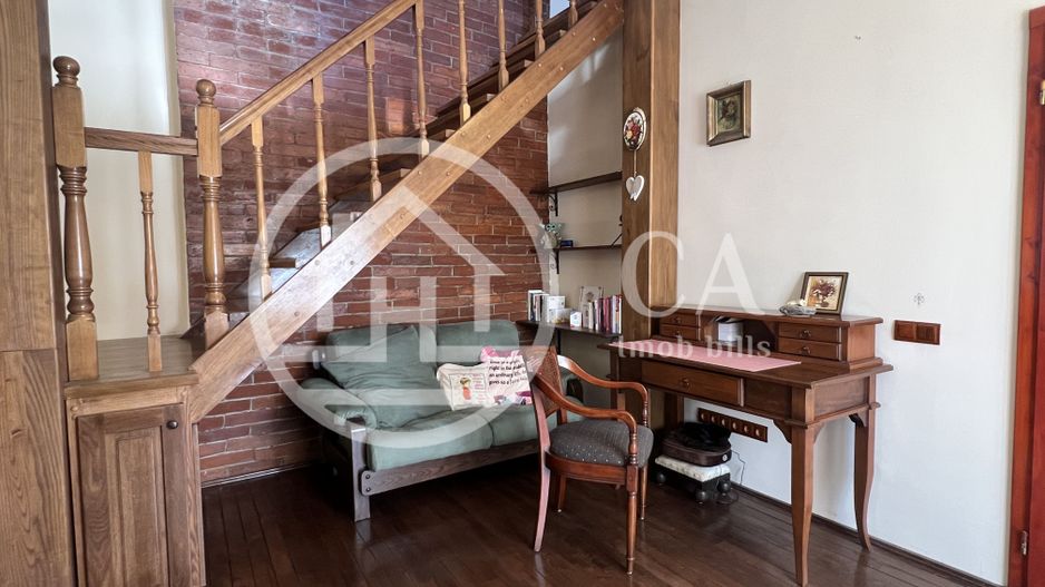 Casa cu 5 camere de vânzare in zona Centrala, Oradea - Poză 10