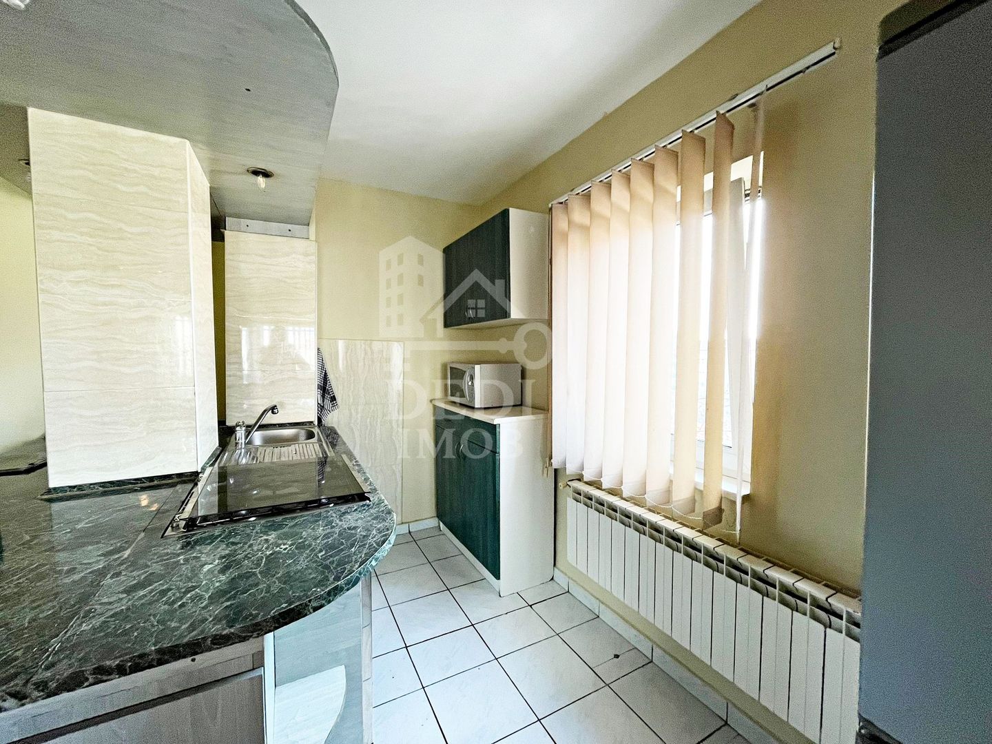 Apartament cu 3 camere de inchiriat zona Rogerius, Oradea - Poză 10