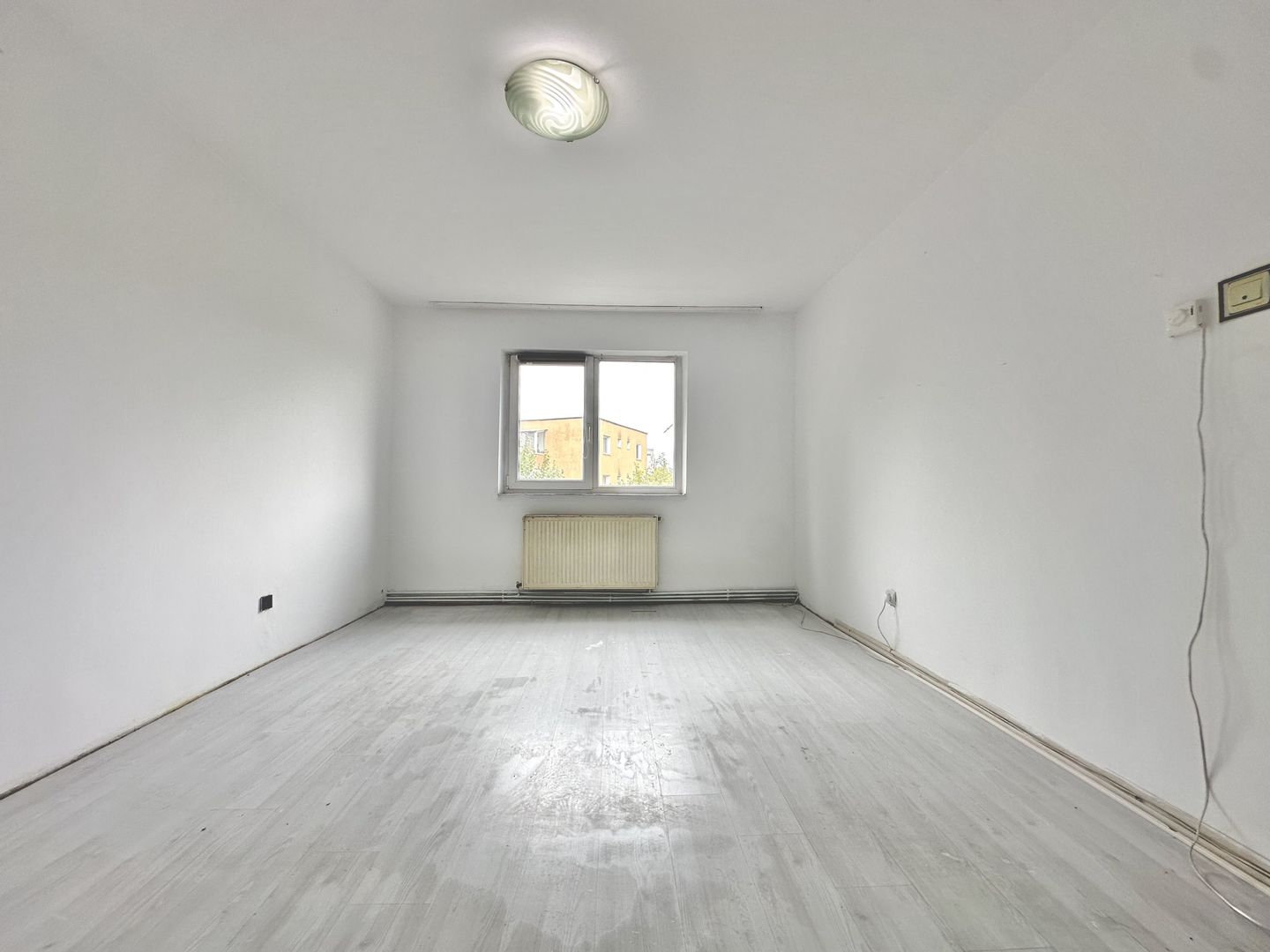 Apartament 3 camere de vânzare – zona Florilor, Str. Mimozei - Poză 1