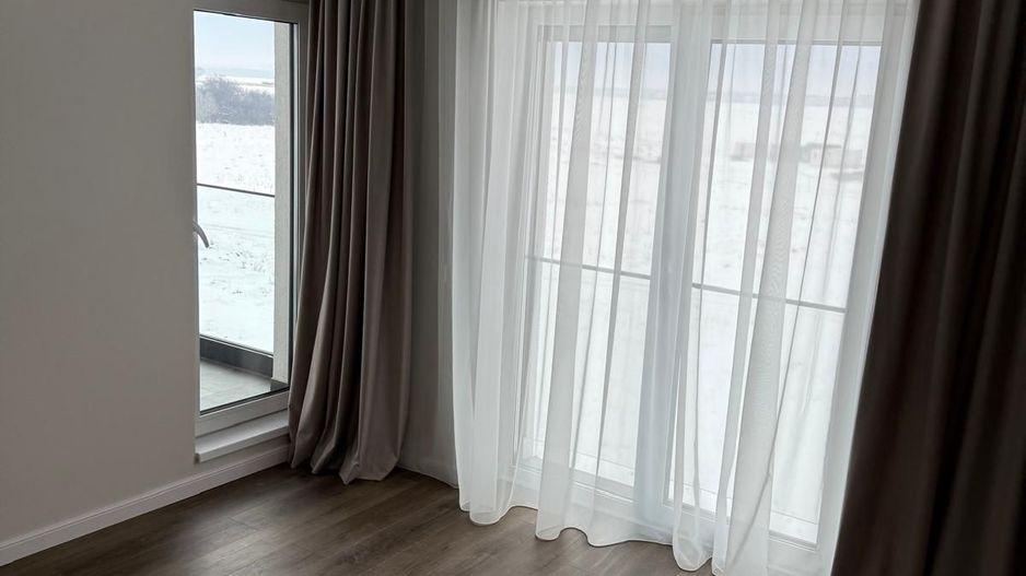 Apartament cu 3 camere,balcon, complet mobilat si utilat - Poză 6