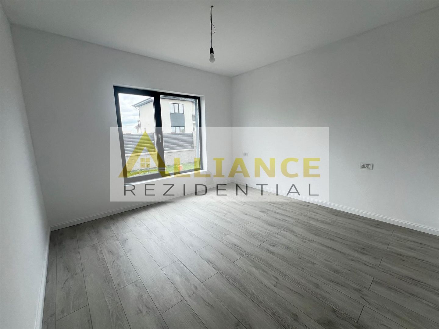 Casa parter- 375mp teren- incalzire pardoseala - Poză 7