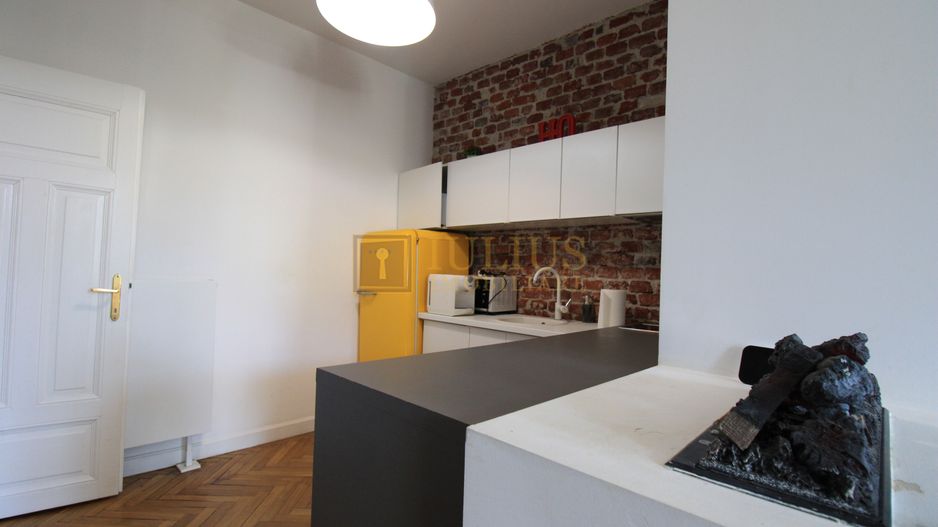 Semicentral, 2 camere, centrala proprie. - Poză 5