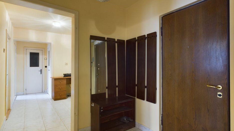 Apartament cu 3 camere, etaj intermediar - Poză 16