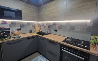 Apartament  cu spatiu de joaca si curte in Giroc - Poză 1