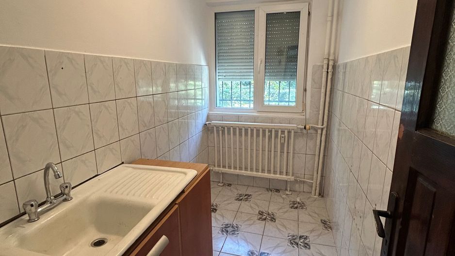 Apartament cu 3 camere și boxă în zona Complex KM5 - Poză 9