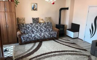 BRASADAS vinde apart 2 cam și gars în casa cu intrare comuna - Poză 1