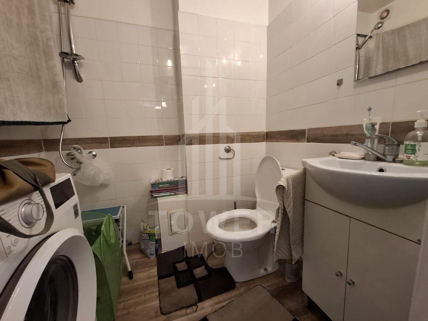 Apartament 4 camere -etaj 1, zona V. Aron - Poză 5