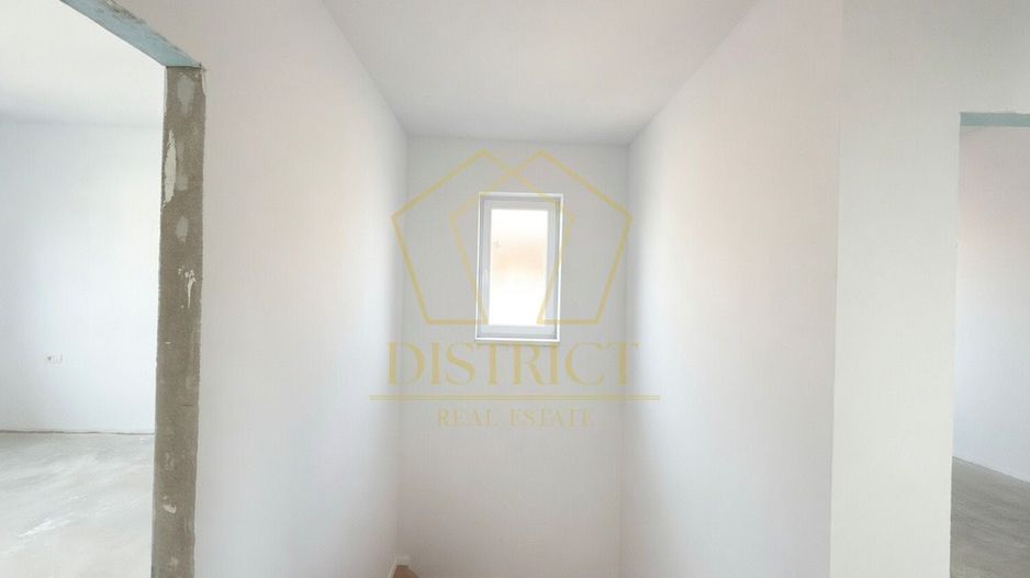 Duplex superb cu 5 camere despartit prin garaj | Dumbravita - Poză 7